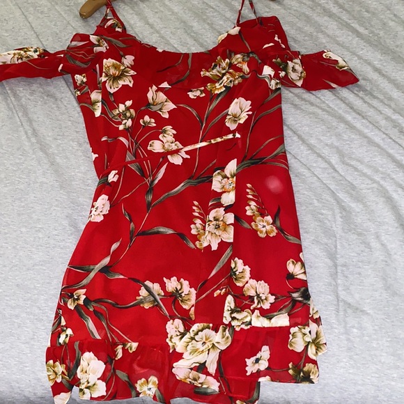 Red Luxxel Floral Off-Shoulder Summer Dress - Picture 4 of 5
